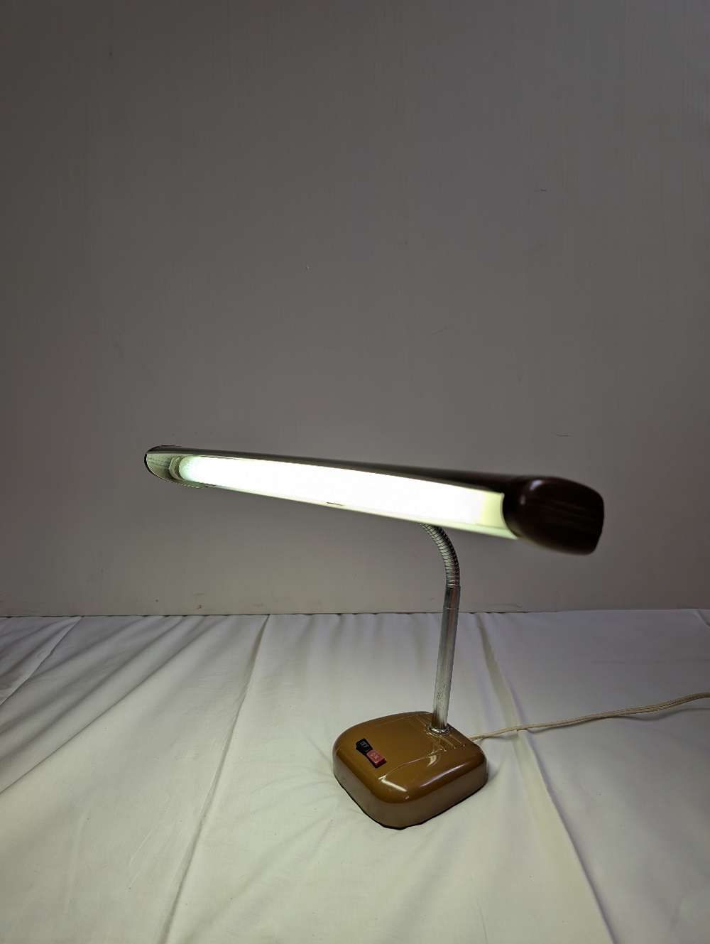 1960's Original - Made In Japan - Brand New (Deadstock) Vintage Brown Desk Lamp - Picture 7 of 12